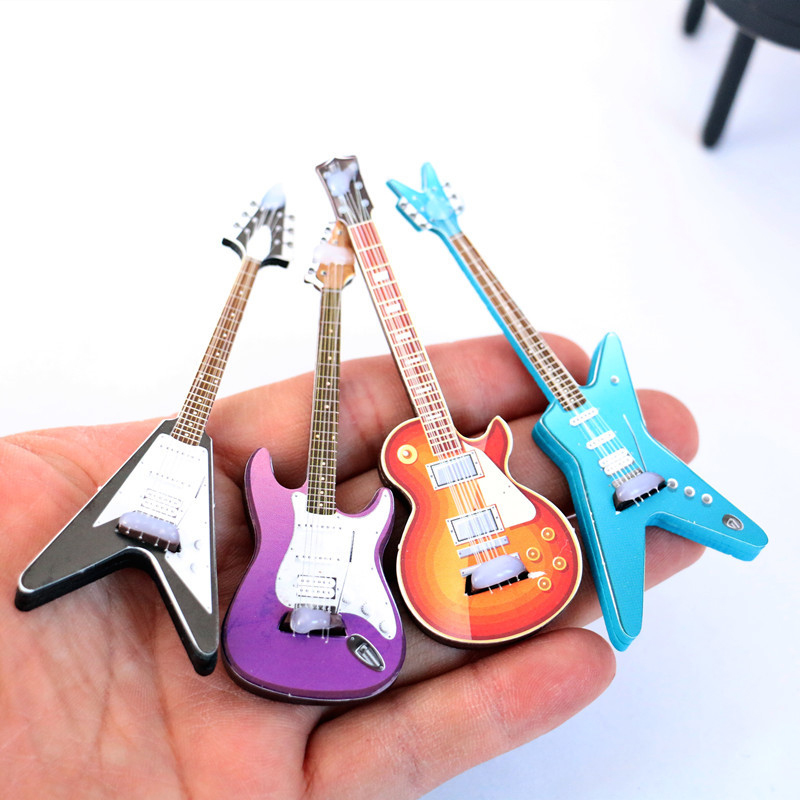 1Pcs Dollhouse Miniature Guita - Musical Instruments Game ulasan dan harga