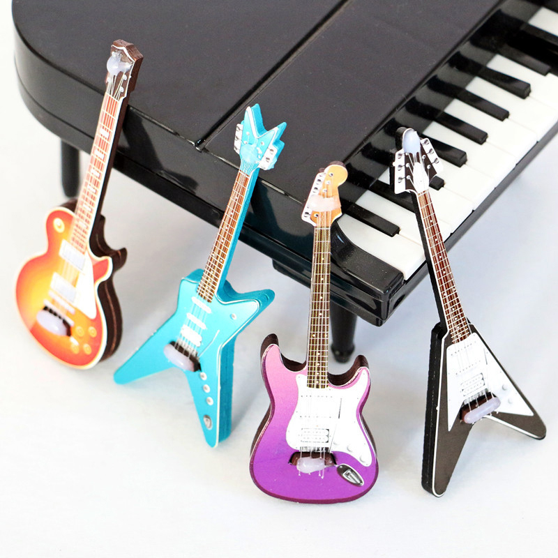 1Pcs Dollhouse Miniature Guita - Musical Instruments Game ulasan dan harga